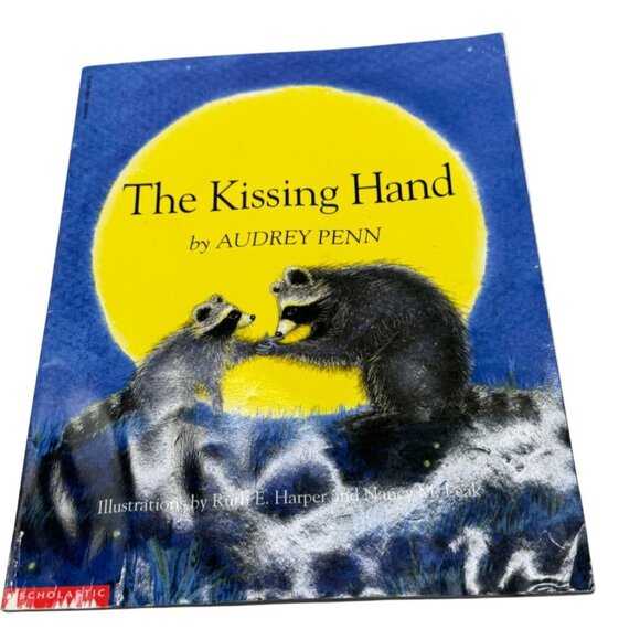 the kissing hand paperback book by Audrey Penn scholastic 1993 English READ - Picture 1 of 3